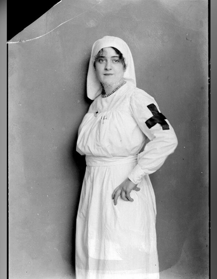 Rot-Kreuz-Schwester um 1925