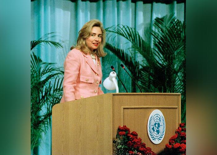 Hillary Clinton hält in Peking eine vielbeachtete Rede.